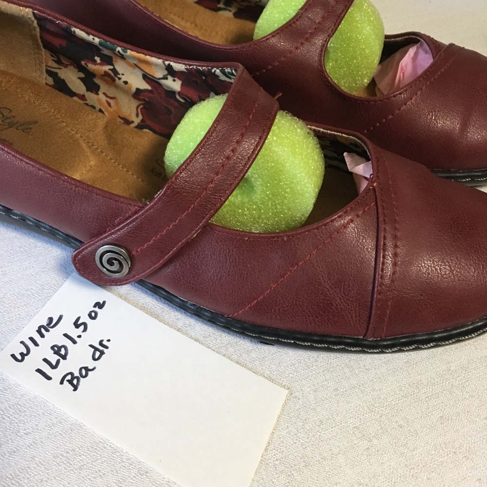 Hush Puppies Soft Style Mary Jane Shoes Sz 11 burgundy/wine EUC Like new - Picture 10 of 13